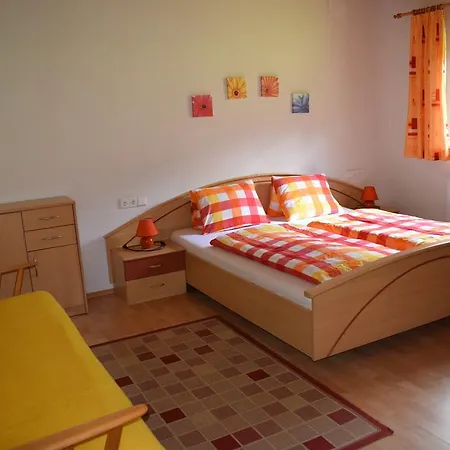 Haus Kornelia Farm stay